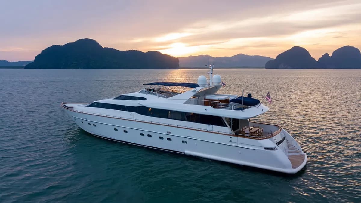 Demarest (Falcon 106 футов)