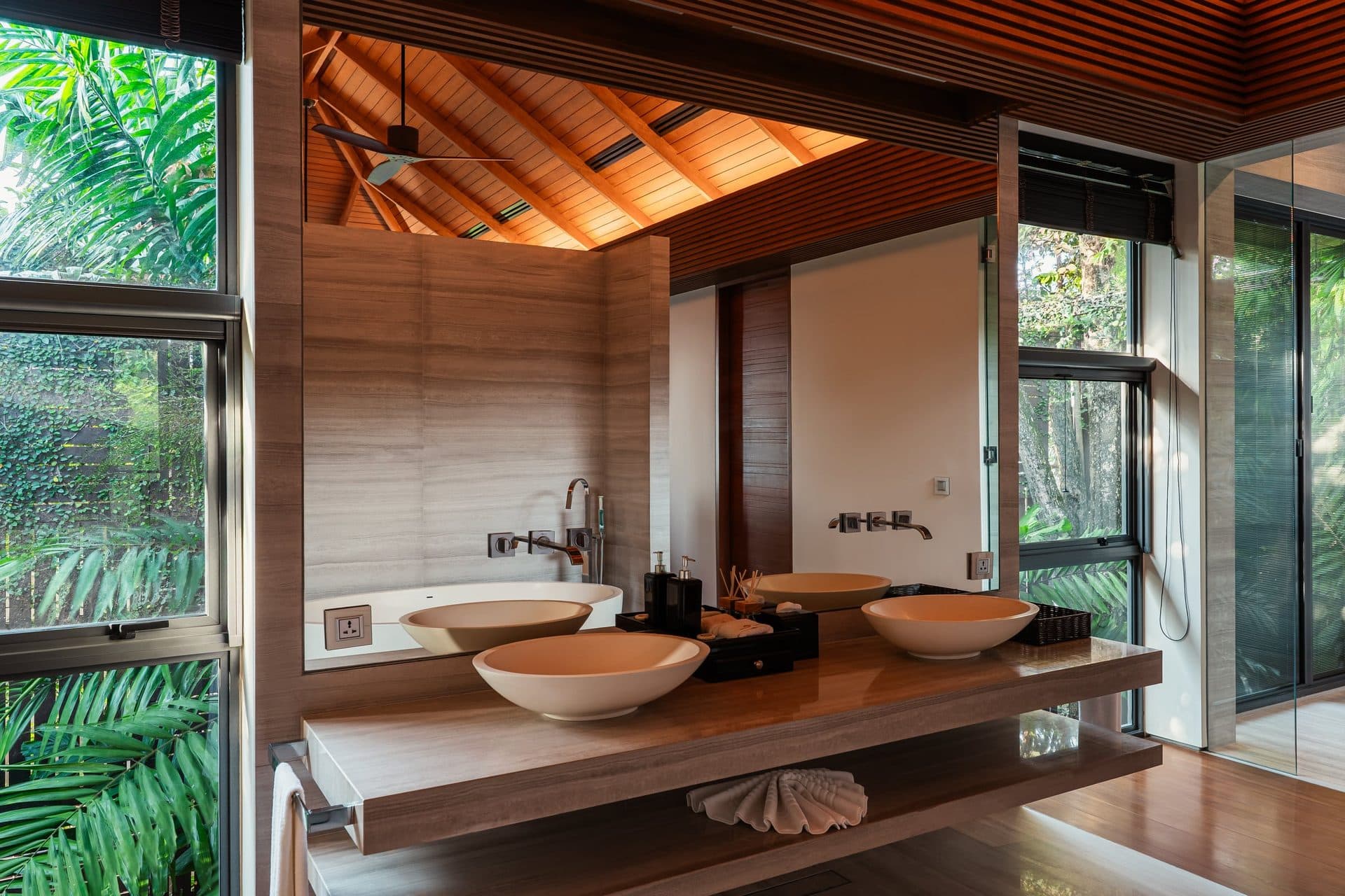 En-suite bathroom with bathtub