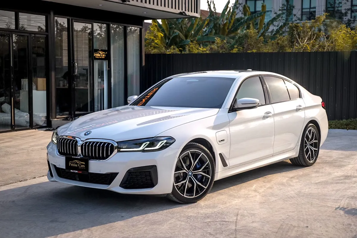 泰国普吉岛宝马5系530e豪华汽车租赁