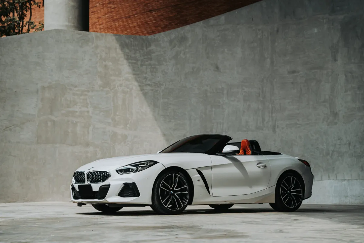 泰国普吉岛宝马Z4 30i(白色)豪华汽车租赁