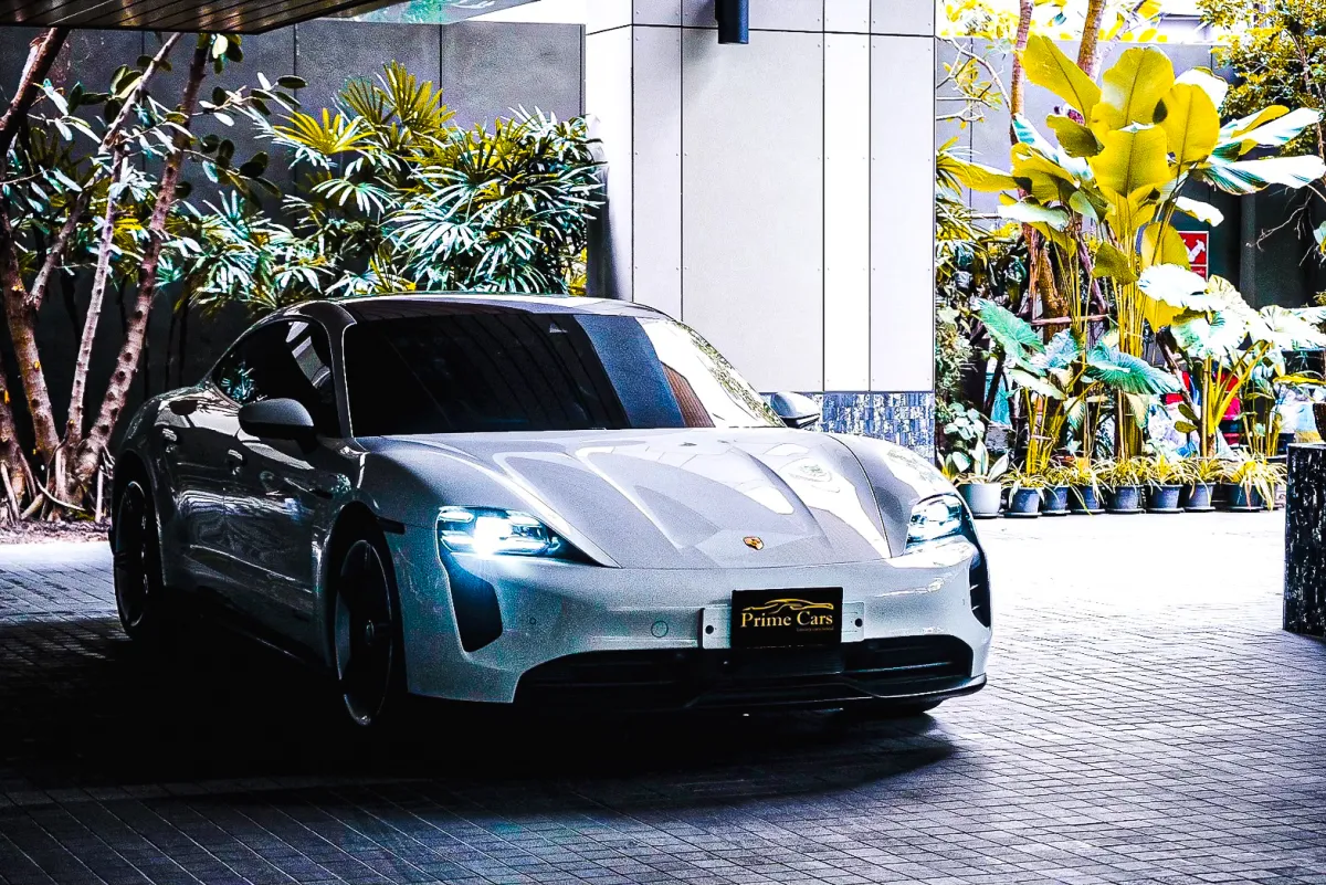 泰国普吉岛保时捷Taycan豪华汽车租赁